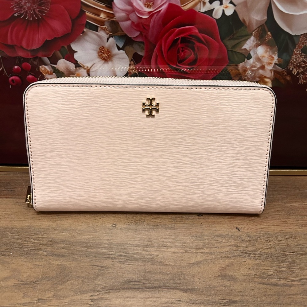 Tory Burch Blush Pink Wallet - Picture 2 of 10